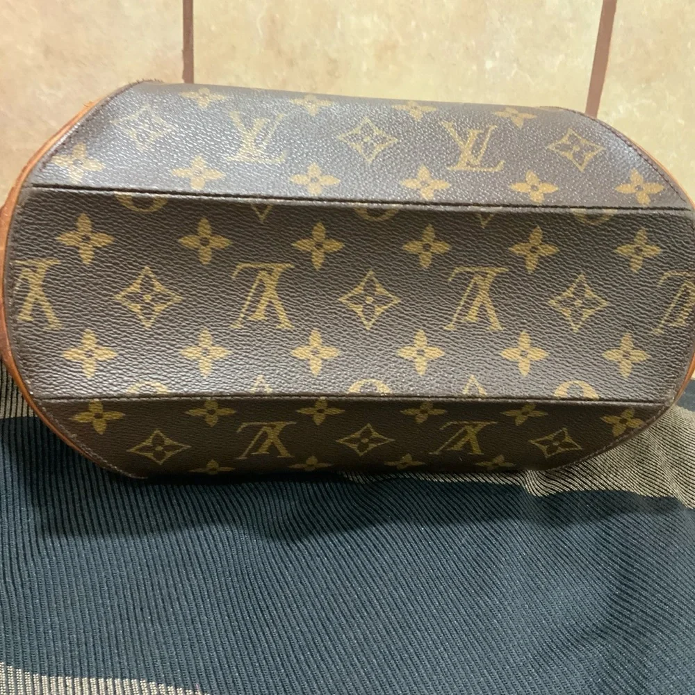 Louis Vuitton Ellipse Monogram Canvas PM - Picture 8 of 13